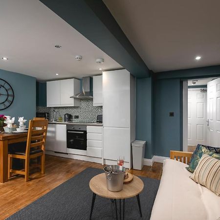 Brighton Beach 2Br Ap With Patio Apartment Exterior photo
