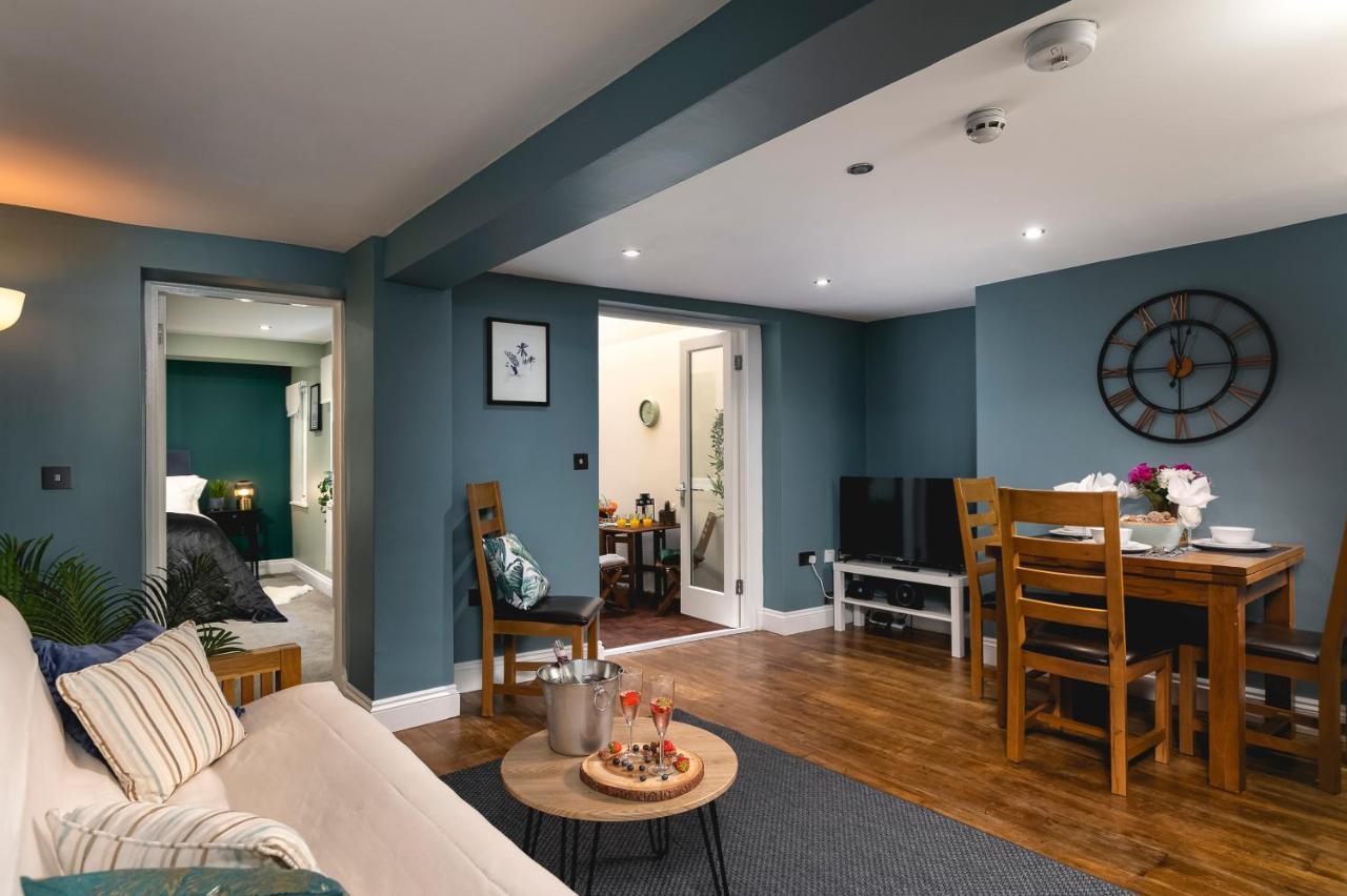 Brighton Beach 2Br Ap With Patio Apartment Exterior photo